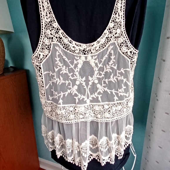 EUC Express Ivory Lace Tank Top - Picture 7 of 7